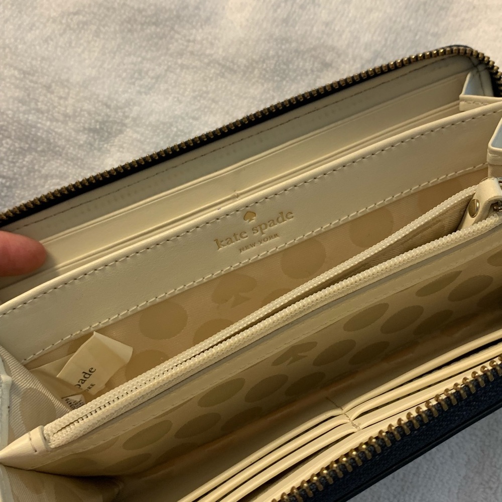 Kate Spade Wallet - Picture 2 of 3